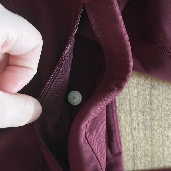 Lululemon Size 4 Burgundy High-Waisted Leggings - Picture 5 of 6